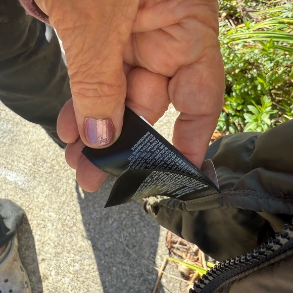 Xl North Face puffy knee length winter coat! Never used. New - Picture 10 of 10